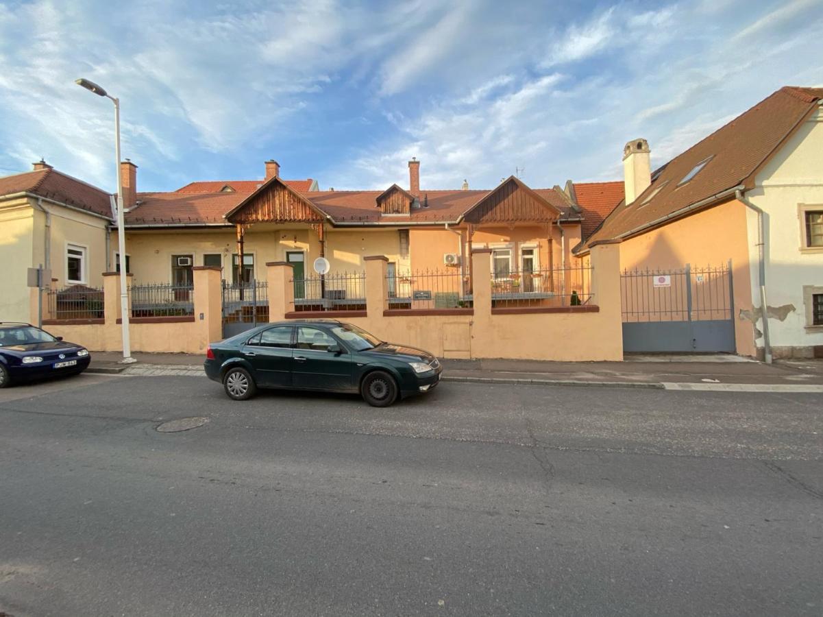 Balazs Apartman Eger Exterior photo
